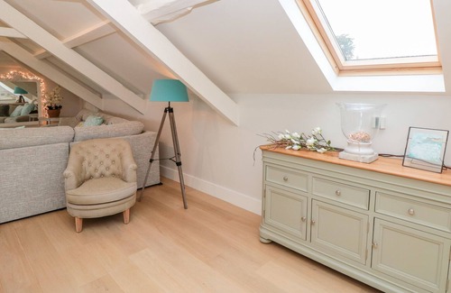 Bugford Apartment | 7 THE MANOR HOUSE, HILLFIELD VILLAGE in Dartmouth