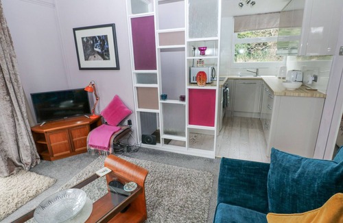 Haverfordwest Cottage | 7 THE WOODLANDS, family friendly, with a garden in Haverfordwest