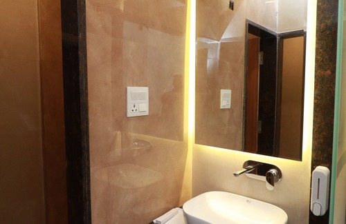 Jabalpur Hotel | 7 VACHAN LAWNS AND BANQUET