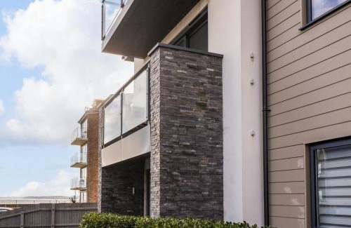 Southbourne Apartment | 7 Warren Edge Close