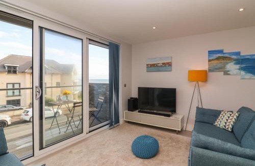 Southbourne Apartment | 7 Warren Edge Close