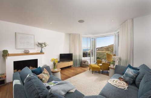 Newquay House | 7 Whitehouse