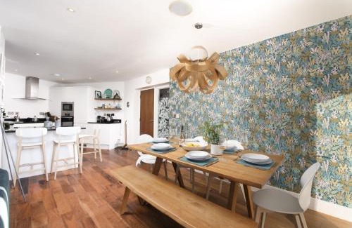 Newquay House | 7 Whitehouse