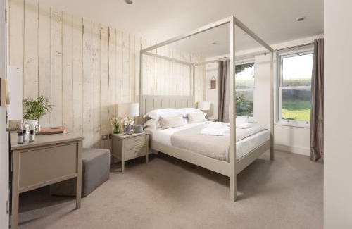 Newquay House | 7 Whitehouse