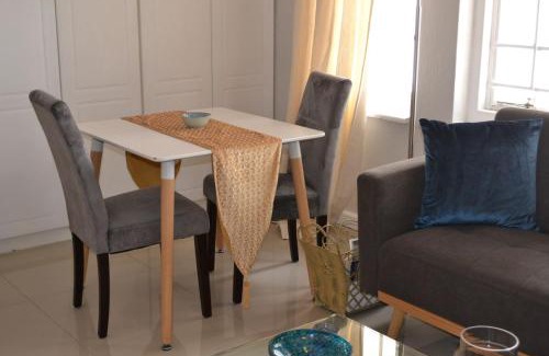 Woodmead House | 7 Woodmead Suites