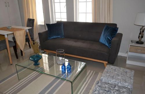 Woodmead House | 7 Woodmead Suites