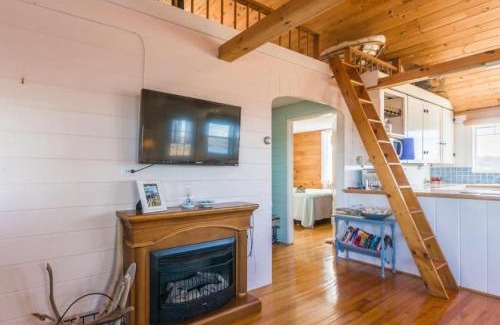 East Sandwich House | 70 B Salt Marsh Road Sandwich - Cape Cod