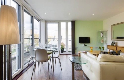 Bow West Apartment | 70 m² Apartment ∙ 2 bedrooms ∙ 4 guests