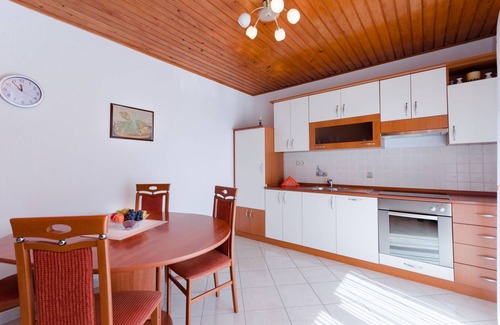 Povile Apartment | 70 m² Apartment ∙ 2 bedrooms ∙ 5 guests