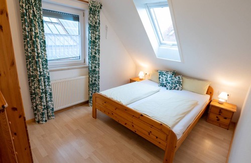 Tettnang Apartment | 70 m² Apartment ∙ 2 bedrooms ∙ 5 guests