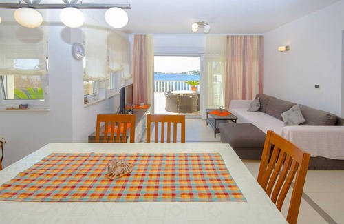 Rogoznica Apartment | 70 m² Apartment ∙ 2 bedrooms ∙ 6 guests