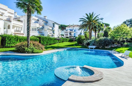 Pals Apartment | 70 m² Apartment ∙ 3 bedrooms ∙ 6 guests