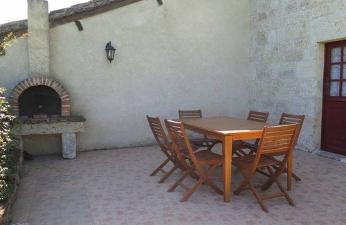Dondas House | 70 m² Farmhouse ∙ 2 bedrooms ∙ 4 guests