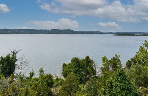 Hollister Condo | 700 Emerald Point 3 Bedroom Condo