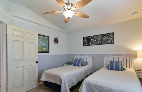Hollister Condo | 700 Emerald Point