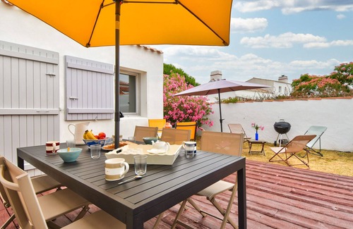 L'Epine Ski Chalet | 700 m from the beach, garden, house for 7