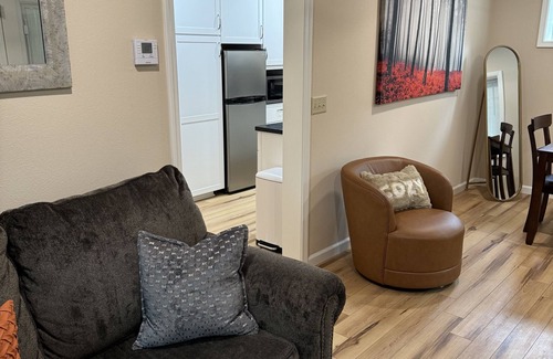 Chico Cottage | 700 sq ft 1 bedroom cottage with central AC and 200 yards from Bidwell Park