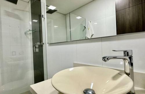 El Castillo Apartment | 702 Beautiful and spacious apartment in El Poblado