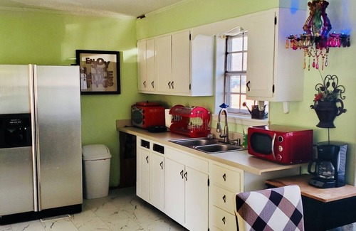 Florence House | 70’s on Broadway