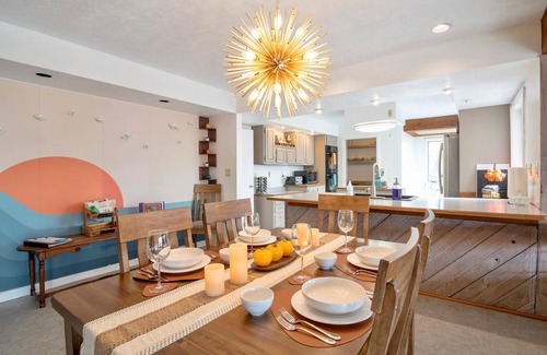 Nashville House | 70s theme, pet-friendly, home!
