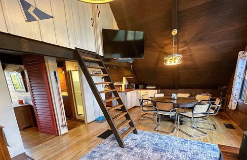 Franconia Ski Chalet | 70SC rustic ski chalet close to Cannon, Franconia Bretton Woods!