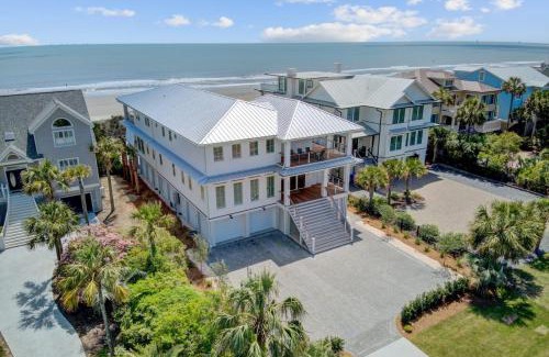 Isle of Palms House | 712 Ocean Blvd by AvantStay Luxe Beach House w Pool Game Zone Beach Access and Views