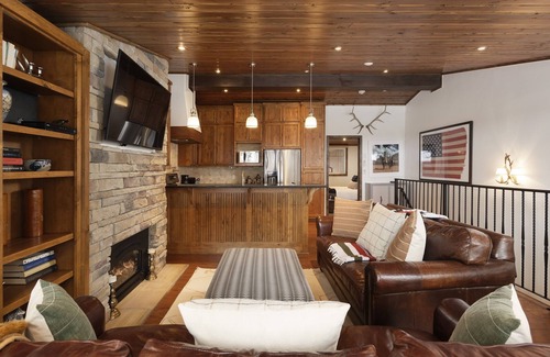 Aspen Condo | 718 S. Mill St. Fasching Haus #4 3 Bedroom Condo by RedAwning