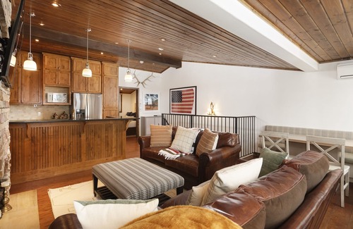 Aspen Condo | 718 S. Mill St. Fasching Haus #4 3 Bedroom Condo by RedAwning