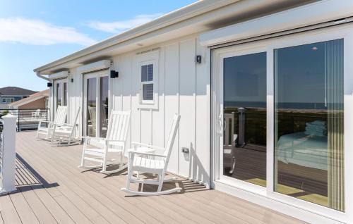 Saint Helena Island House | 718 Swordfish Road