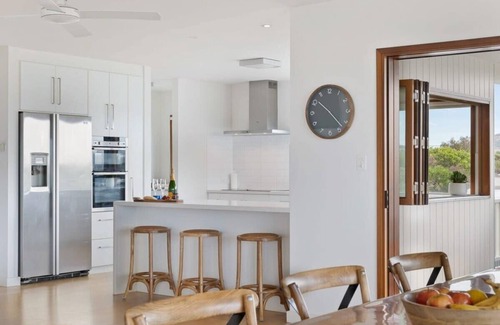 Hayborough House | 72 Seagull Ave Chiton