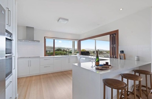 Hayborough House | 72 Seagull Ave Chiton