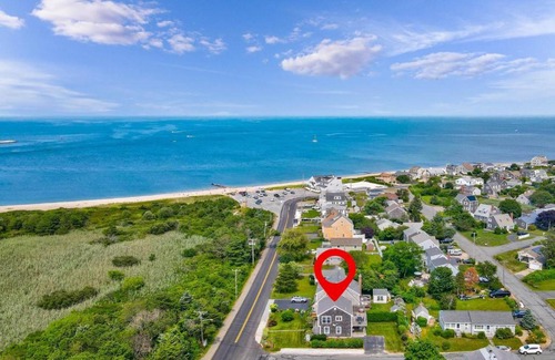 Sandwich House | 72 Town Neck Road Sandwich - Town Neck Beach Escape