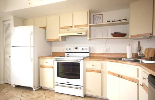 Gulf Gate Estates Condo | 7205 Curtiss Avenue S