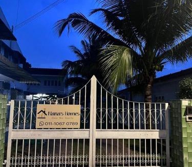 Taman Muhibbah House | 728 NanasHomes Little Bungalow in Ipoh 10 pax