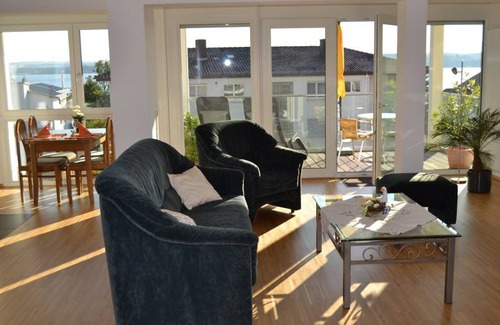 Unteruhldingen Apartment | 73 m² Apartment ∙ 1 bedroom ∙ 4 guests
