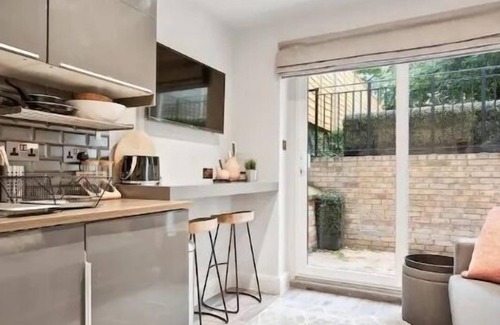 Somers Town Apartment | 73 Oakley Square