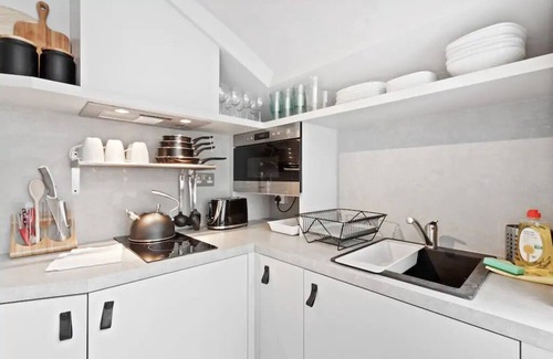 Somers Town Apartment | 73 Oakley Square