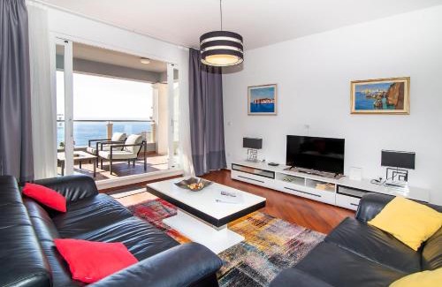Ploce Apartment | 73 Stairs Apartment