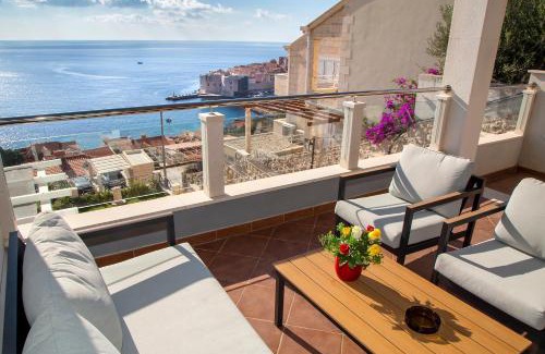 Ploce Apartment | 73 Stairs Apartment