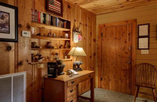 North Wawona Ski Chalet | 73 Walk-A-Bout