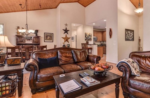 Bear Lake Reserve Cottage | 73 Woodland Court at Bear Lake Reserve