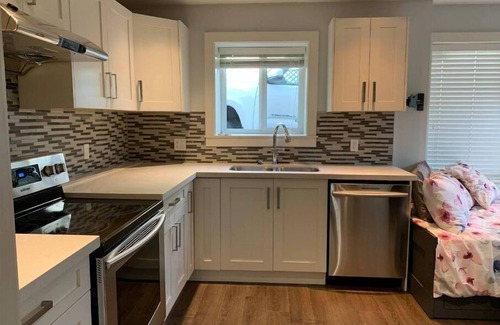 Vancouver South House | 7388-Bright, Private, 2-Story, Laneway House