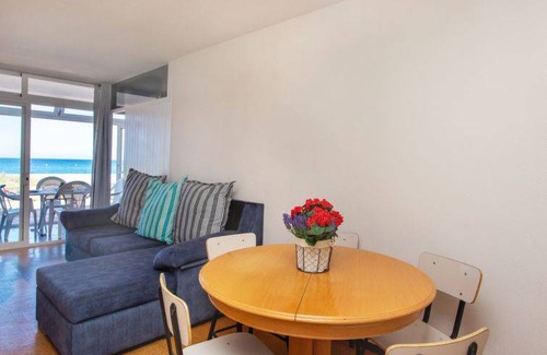 Pals Apartment | 75 m² Apartment ∙ 2 bedrooms ∙ 4 guests