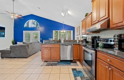Colonial Oaks House | 75' TV - Summer Retreat - King Bed, Large Yard, No Stairs