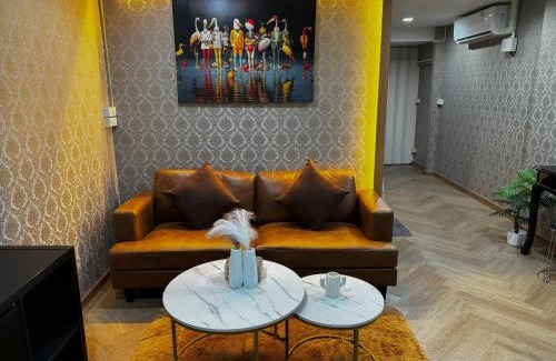 Huai Khwang Villa | 758 Ratchada MengJai 4BR 12PAX