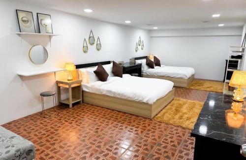 Huai Khwang Villa | 758 Ratchada MengJai 4BR 12PAX