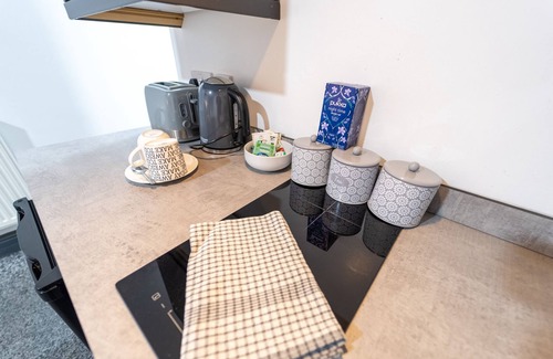Selly Oak House | 76 Bournbrook Road Equipped Studios Near QE