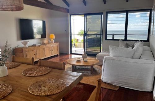 Rainbow Beach House | 76 Cooloola Drive - Rainbow Beach. Aircon. Wifi. Ocean views