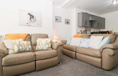 Porthcawl Apartment | 76A Mackworth Road