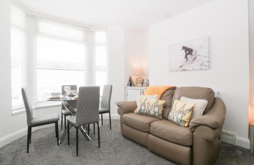 Porthcawl Apartment | 76A Mackworth Road